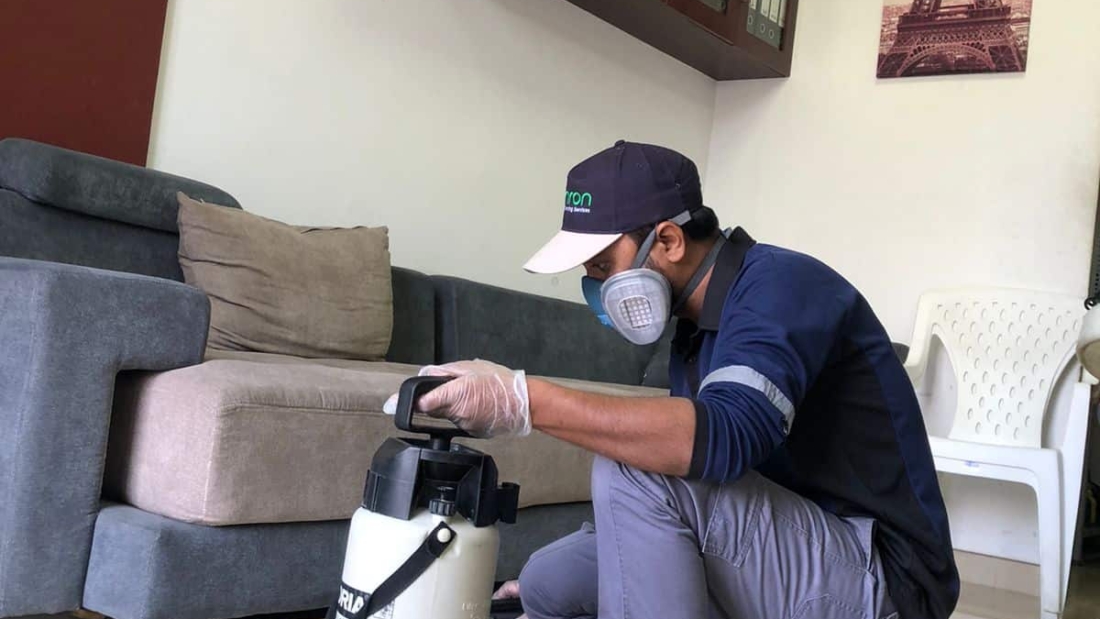 best cleaning company in Dubai cleans sofa