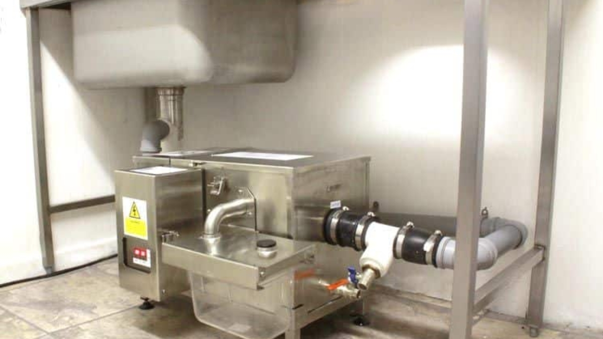 grease trap cleaning for commercial kitchens